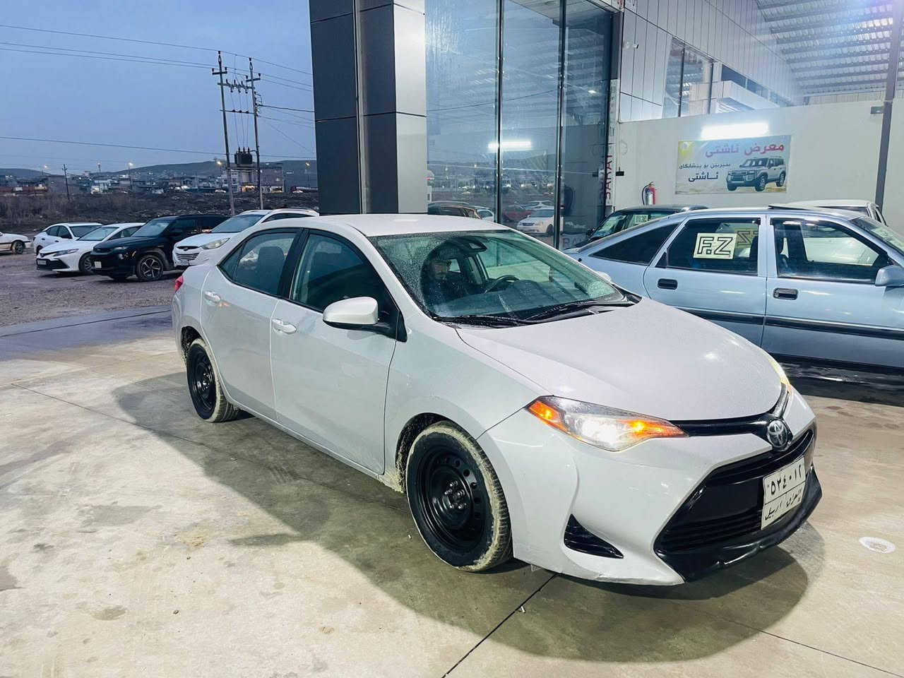 كرولا موديل ٢٠١٨ مواصفات LE أمامي كبس بهاخمس قطعه صبغ خلفي باب ورا سايق باب ورا سكن جاملوغين خلفي قباغ صندوق  بها شوي داخلي صندوق بدون ايرباك حجر بيئه رادار كل بشرط سعر ١١٧ ورقه ومجال مكان سيارة قضاء بردةرش موبايل ***********
