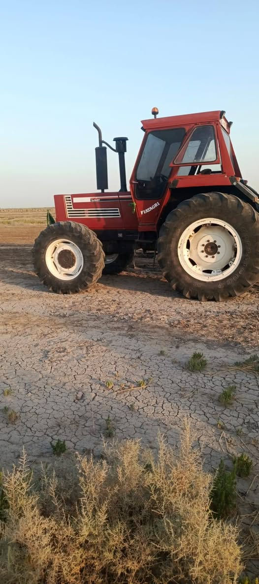 سلام عليكم للبيع مكينه 1180محرك 140افيكو مامشتغله بل عراق مكينه خير من الله ماعايزه برغي ابيع عل رغبه تريد منفيز تريد بدون وشراي يتصل يدلل ***********
