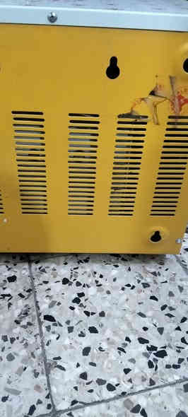 السلام عليكم 
للبيع 
جهاز رافع فولتيه عمار البصري الاصلي جديد استخدام قليل 
السعر 330 
الاتصال ع الرقم ***********
