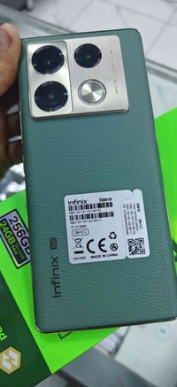 انفنكس نوت ٤٠ برو بلص • ٢٥٦/٢٤ • شاشة ١٤٤ منحنيه