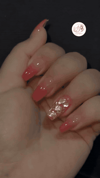 مية هلا يا حلوة 😍♥️ ديزاين خفيف نظيف و مرتب متلها للزبونة ✨🎅🏻 نعيما يا...