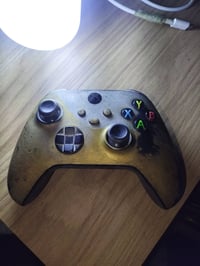 جوستك اكس بوكس سيريس اصلي نضيف مشكلته الوحيده الكير اليسرة يمشي ليكدام...