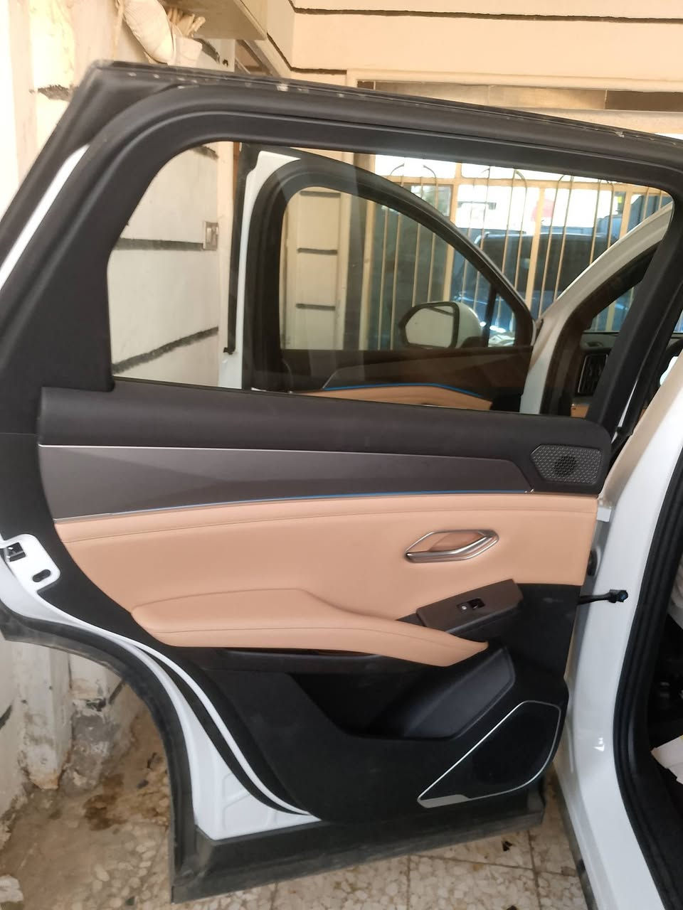 السلام عليكم زبائنا الكرام
عرض خاص بمناسبة حلول السنة الجديدة سنة خير يارب

تبديل زجاج خلفي مظلل بي واي دي 

اصلي وكالة مع الضمان 

يتوفر لدينا جميع زجاج بي واي دي 

العرض يشمل التوصيل والشد مجاناً داخل بغداد 🏍️

توصيل لكافة محافظات العراق

***********ابوفهد
