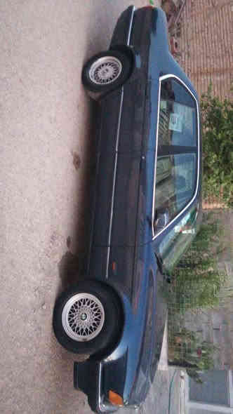 سلام عليكم 
عدي بي ئم حجم 730 المحرك كايم بس شغال 
موديل 92 وسعر 27ورقه السياره بسمي
التصال ع هاذه الرقم 
***********
