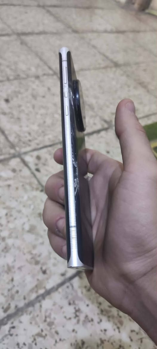 جهاز شارب ذاكره 256 كامره خلفيه بيه تراب كامره اماميه حلوه كلشي سعره 140 مكاني بغداد منطقة العبيدي جهاز بدون ملحقاته


**إذا كنت صاحب هذا الإعلان وتريد حذفه لأي سبب، رجاءا أرسل رسالة إلى الدعم الفني**
