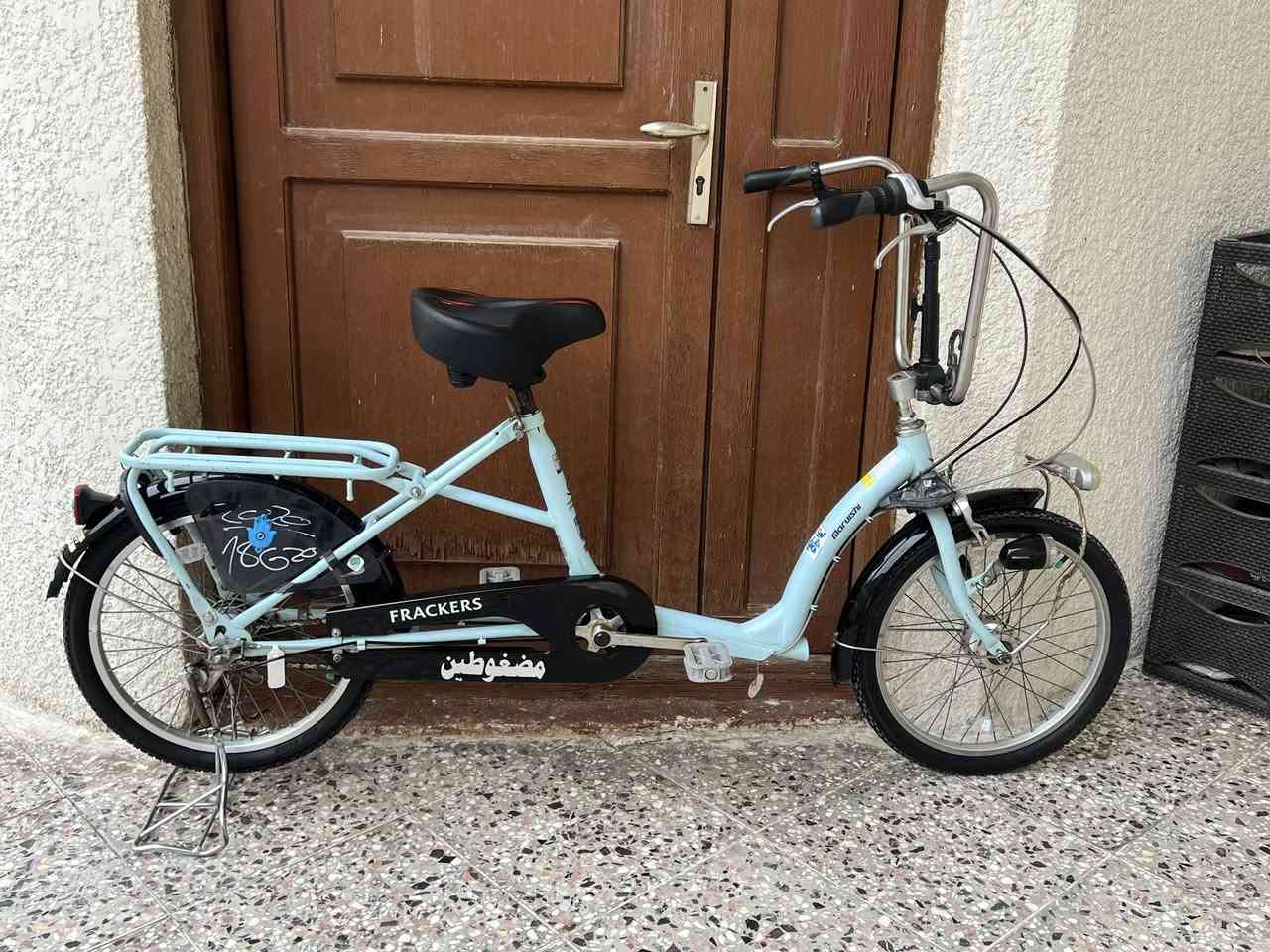 السلام عليكم بايسكل تكسي لشة طويلةلون سماىي تفاصيل كير٣ نمرشغال حساس امامي تايرات جدد ويالة موس جاملغات وصينية نضافة فوللل كلشي شغال سعرة ٢٣٠ وبي مجال حك لجيةللستفسار هذا رقمي***********مكاني بغداد قرب تقاطع حي العامل
