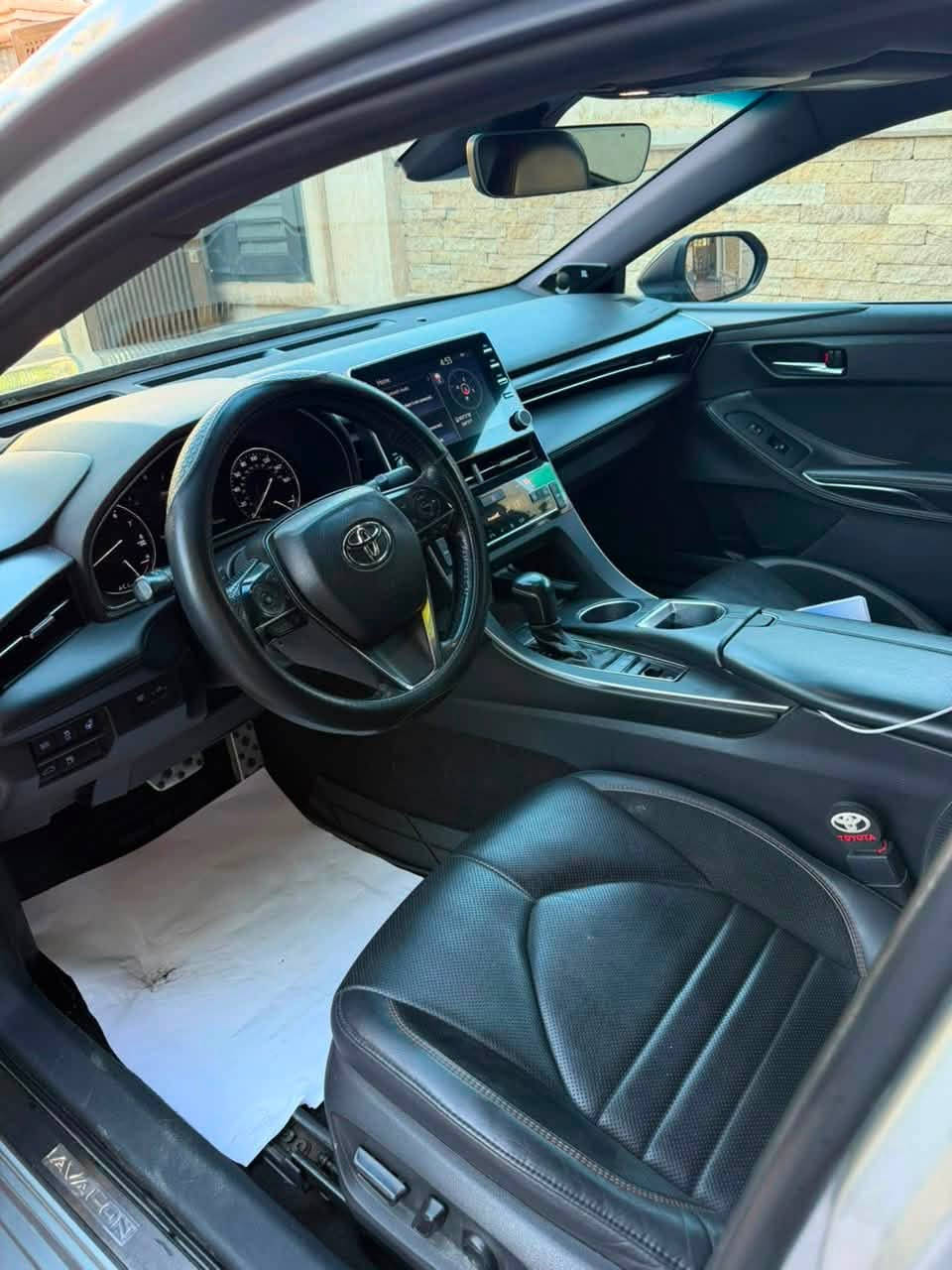 السلام عليكم

Toyota avalon 2022 
 

اعلى فئة فول مواصفات وارد امريكي والسيارة رقم بغداد بأسمي 

ماشية 53 

محرك V6 سلندر 

فتحة سقف-

كراسي خزن ميموري-

مقاعد الأمامية تدفئة وتبريد-

مقاعد خلفية تدفئة-

ستيرن تدفئة-

شاشة تدعم الApple car play-

نظام صوتي سماعات JPL-

رادار امامي وخلفي وجانبي-

تحذير مغادرة المسار-

كامرات 360-

المصابيح Led-

عرض السرعة والمعلومات عله الزجاج-

 الأمامي (Head-Up Display)

حساسات امامية وخلفية-

شاحن لاسلكي-

كشنات كهرباء 

وبعد بيها هواي مواصفات

ضررها مثل ما موضح بالصورة

وصور الحادث موجوده 

السيارة راجع ايرباك ستيران ستتم

مكان السيارة بغداد العامريه 

السعرر 25  

رقم التواصل.      ***********
