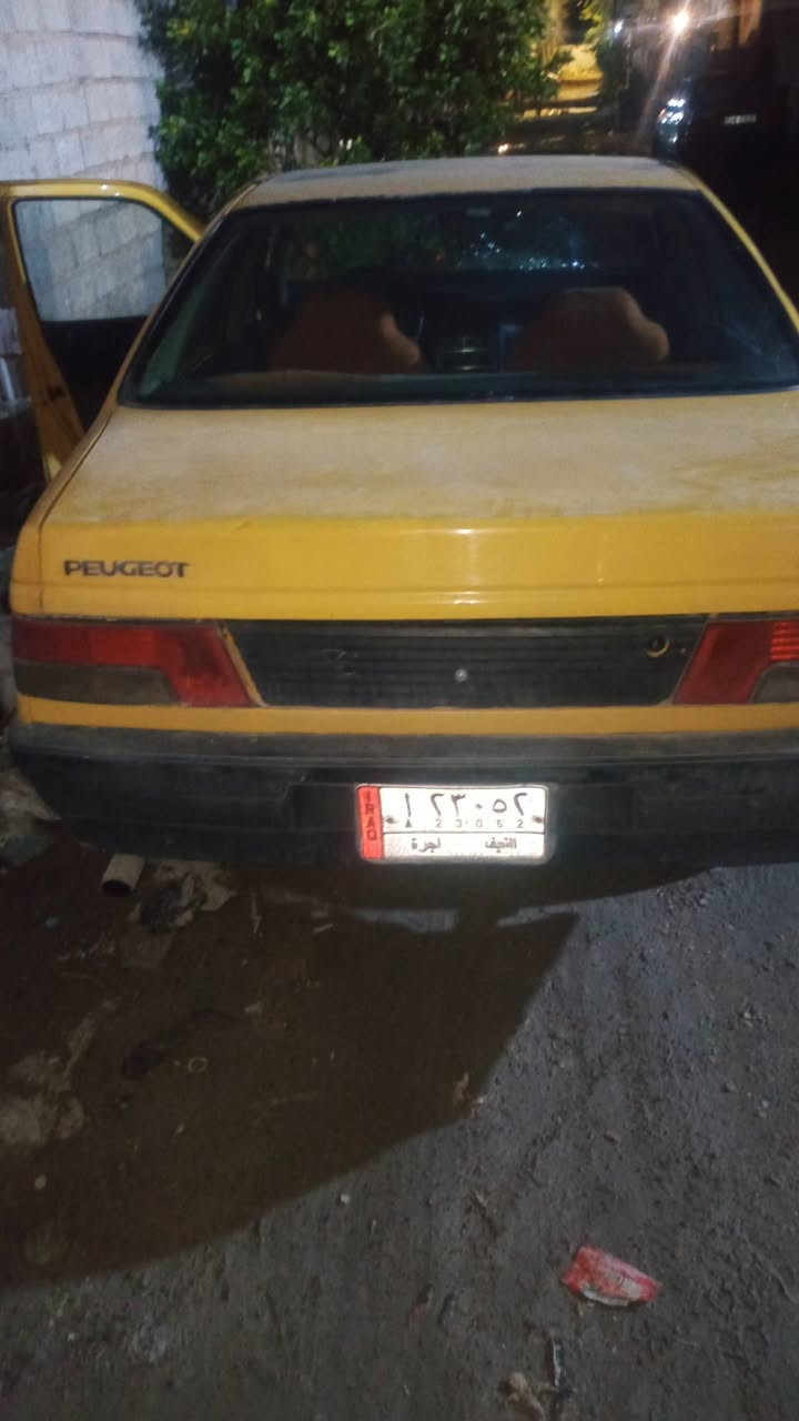 بيجو روى 2009سنويه ضايعةساحبله واجه من المرور رقم نجف الماني كيره زين مكينه تبخر  وتخربط تايرات نص عمر كهربائيات شغاله عظمته وصفاحه حلوة داخله حلو شايل روحه مقبول صدر أمامي تعبان صدر خلفي زين سيارة تشغل كلشي مابيه اطلع وين ميعجبك بس بيه خربطه على السلولي أبيع كوم حديد برميل واربع تايرات اكفلك سرقه وعشائر فقط والباقي كوم حديد السعر 10وبيه مجال حك الجيه اتصال *********** بس الشراي يخابر
