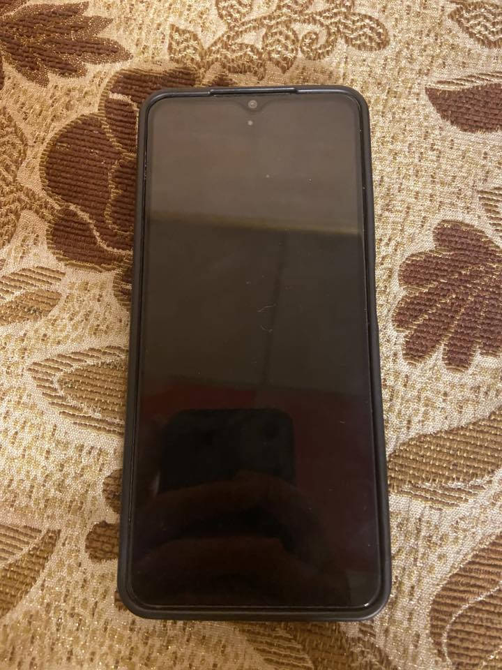 Tecno  Spark 10C
للبيع فقط 
ذاكره ١٢٨
بطارية 5000
شاشة 90 هرتز
كامرة خلفيه 16 ميجابكسل
الرام 8

السعر 90 وبي مجال       متواجد فيسبوك + *********** واتساب
