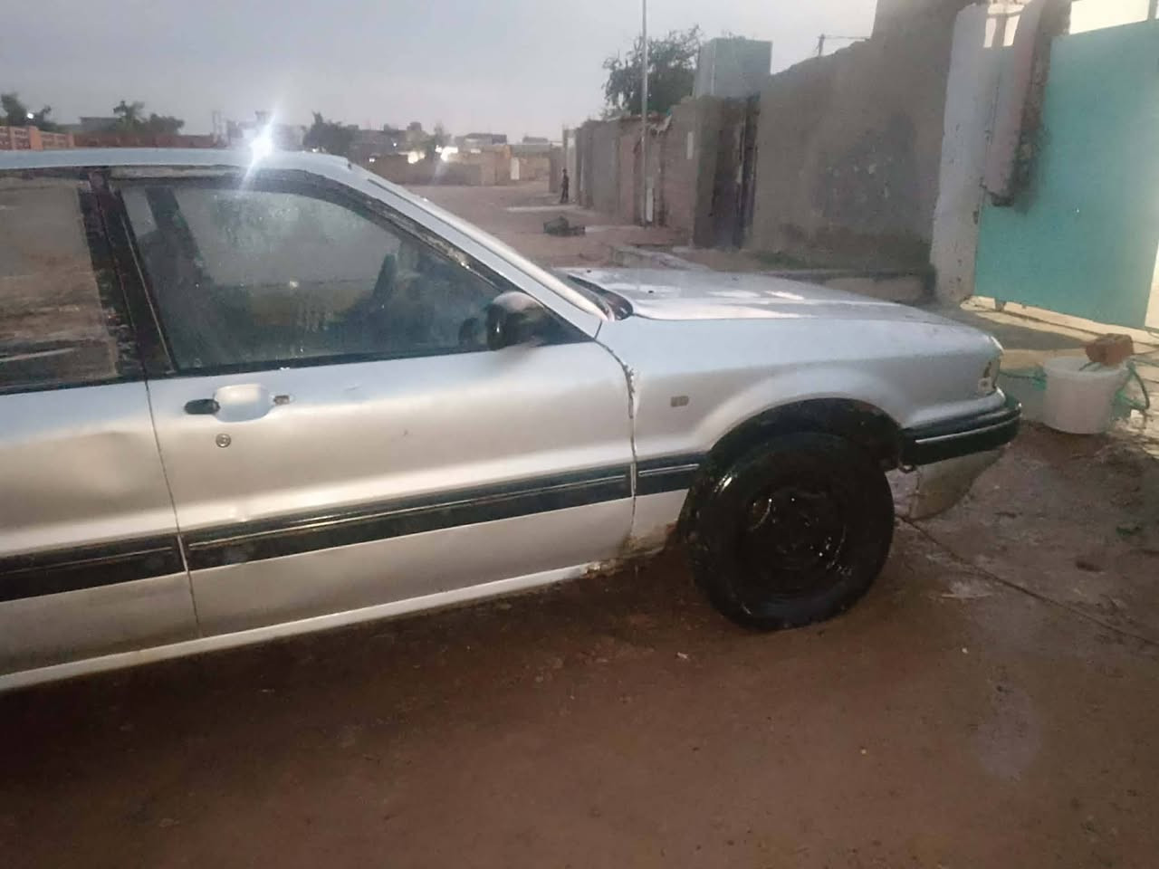 لانسر موديل 91 رقم انبار فحص سنويه كارتونيه صاحبه موجود بالانبار  تايرات 2جدد و2نص عمر محرك وكير شرط ونقصها جام خلفي 2 سعرها 10 ورقات مكاني سامراء رقم الهاتف ***********
