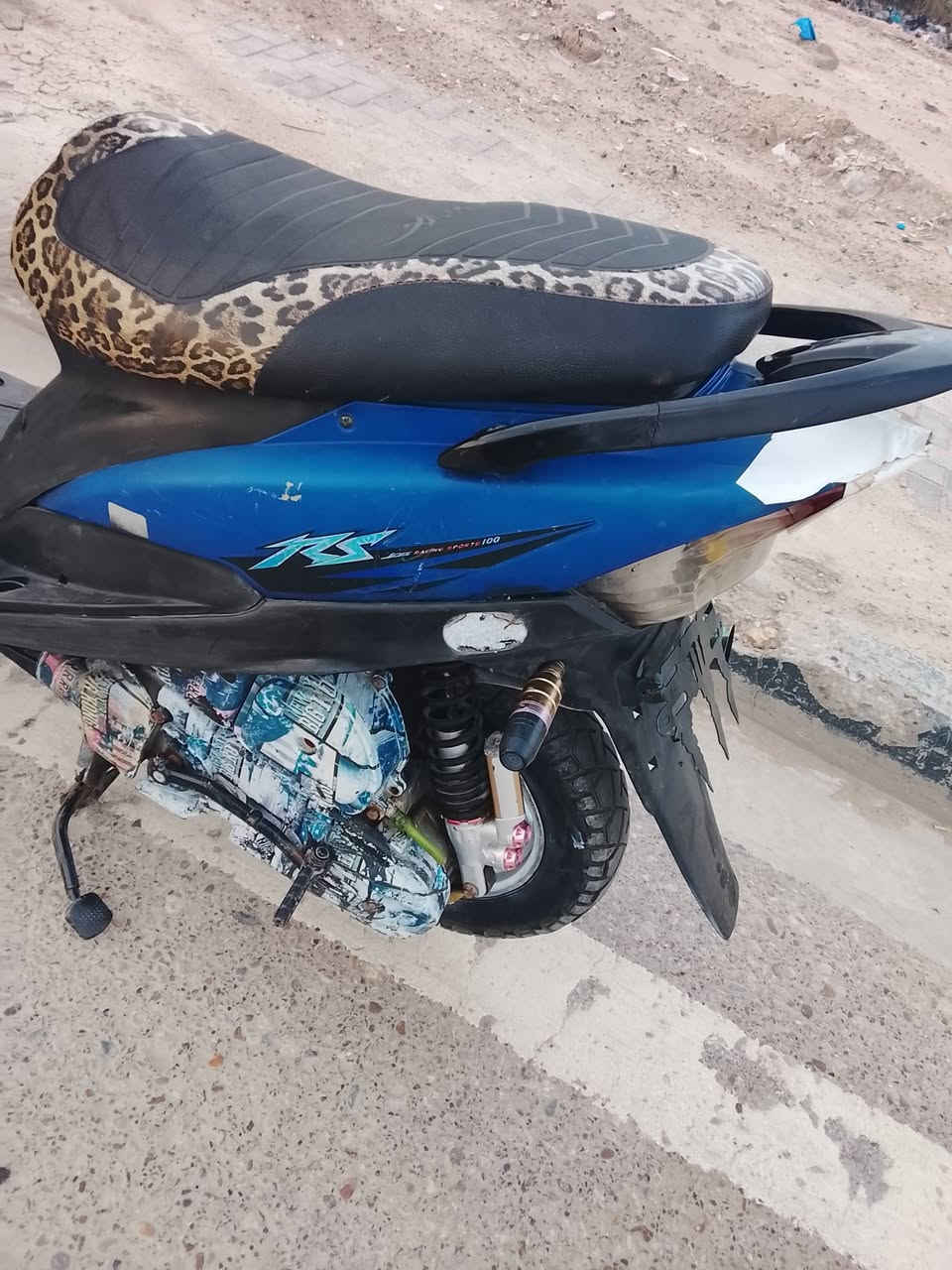 دراجه ماكس عدله مامفتوحه مزوده فول خير من الله تزويد رياضيه صوت مرعب والكزوز بي كاتب تكدر تعوفه صوته عالي وتكدر تشد الكاتم يروح الصوت مكينه مامفتوحه  شرط دراجه تخبل رادله بس ترتيبات بسيطه  كلش سعر 550 مكاني بالموفقيه رقمي 
***********
