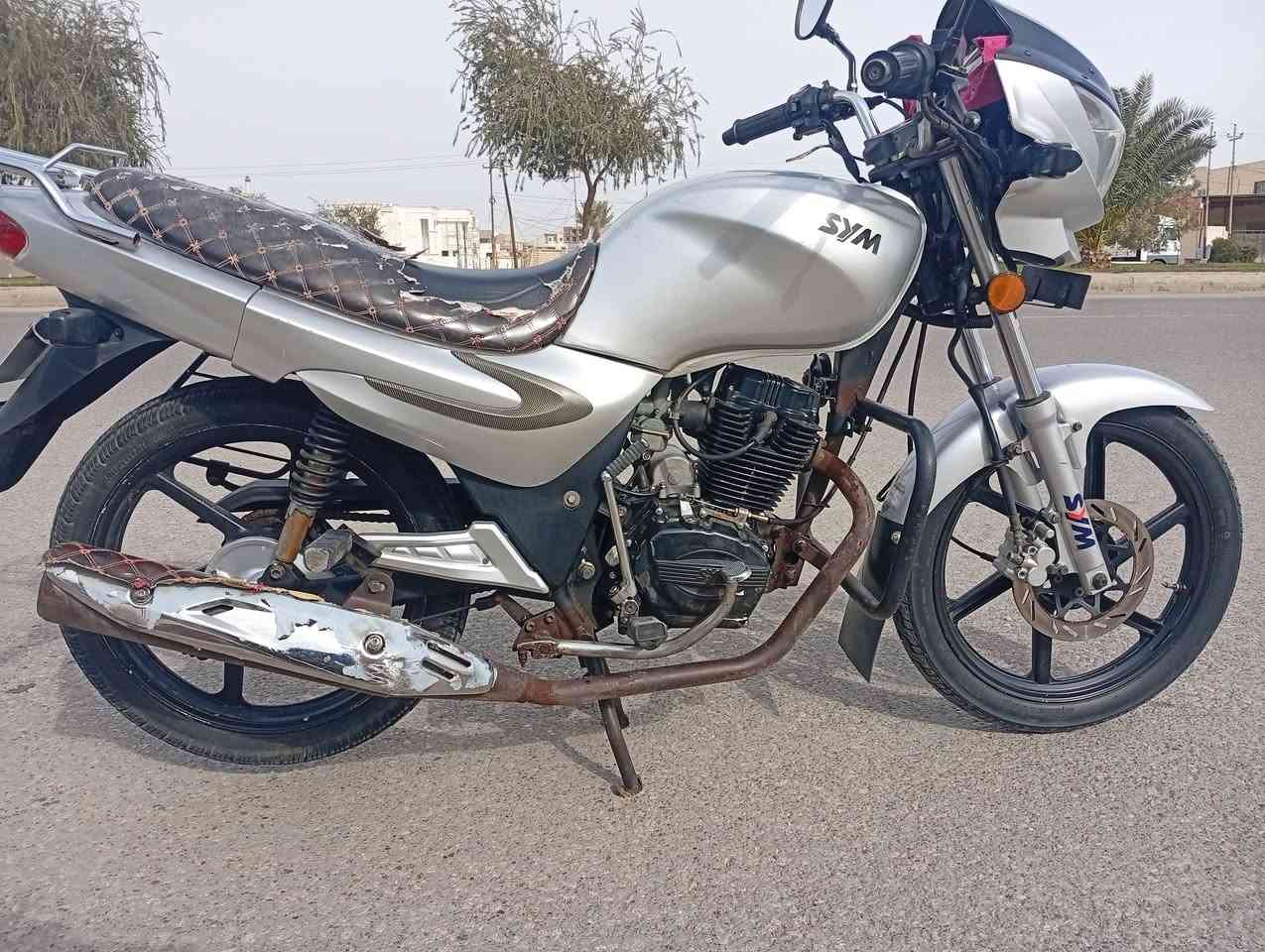 سلام عليكم دراجه سايم موديل 2020 
دراجه بلاديه شركه مكمرك اوراق كامله 
سعر مليون و100بيها مجال بسيط
للاستفسار ***********
