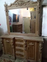 غرفه فرعونيه ضخمه عراقي نظيفه 6 قطع مامصبوغه مكاني بغداد  الكماليه 077...