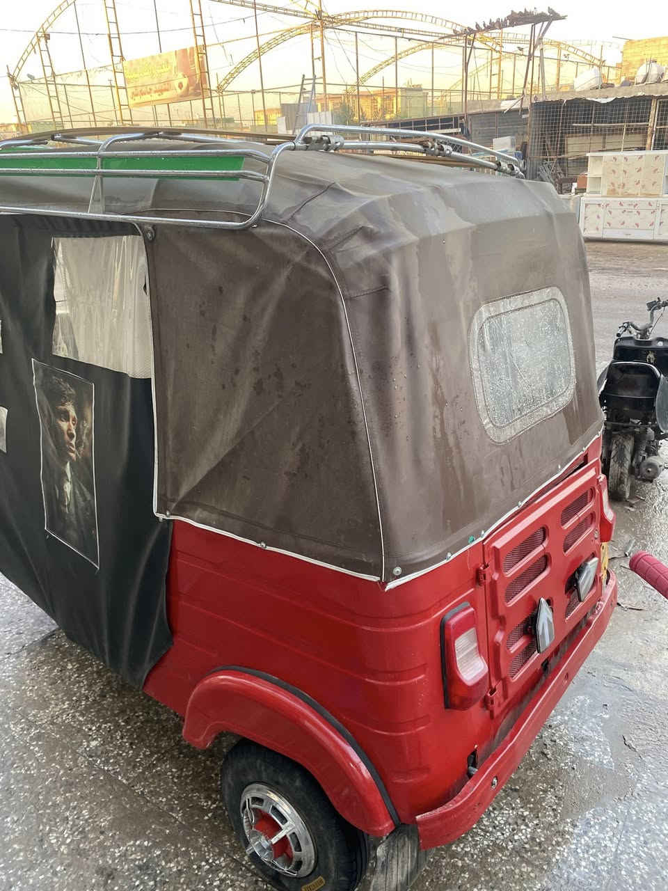 تكتك للبيع موديل١٧ شهر. ١٢/٢٨مكينه ٢٠ سعر ٣٥٠٠ وبيها مجال مكان زعفرانيه    ***********
