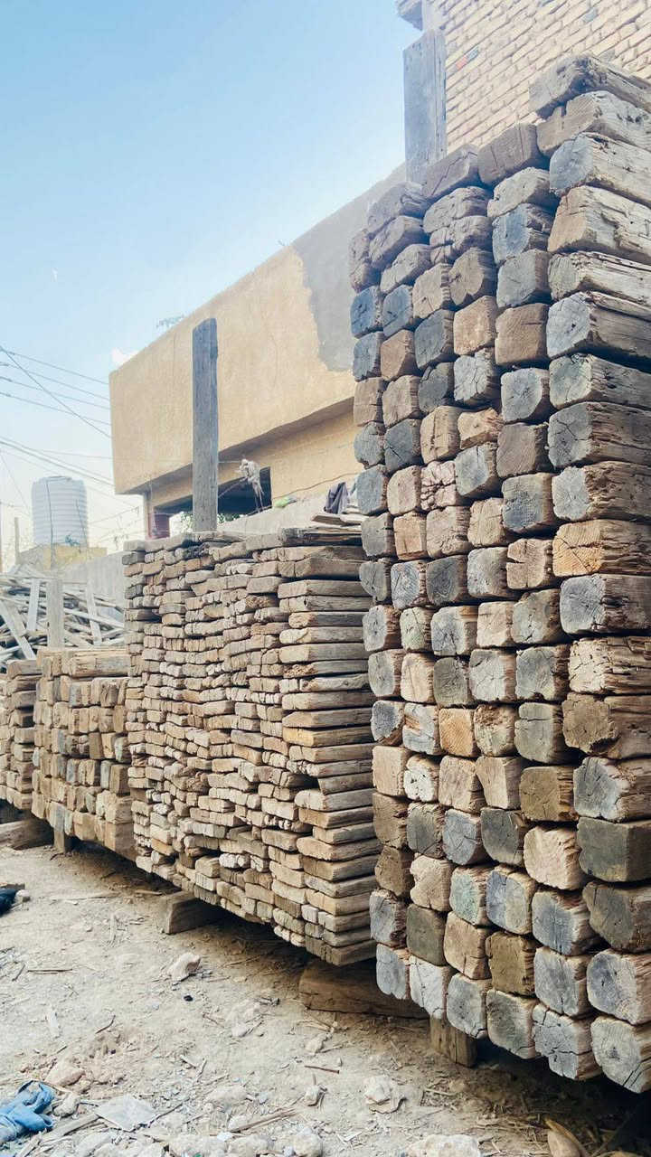 سلام عليكم قالب خشب للبيع العدد 11 مكعب مكان بابل الرقم ***********
