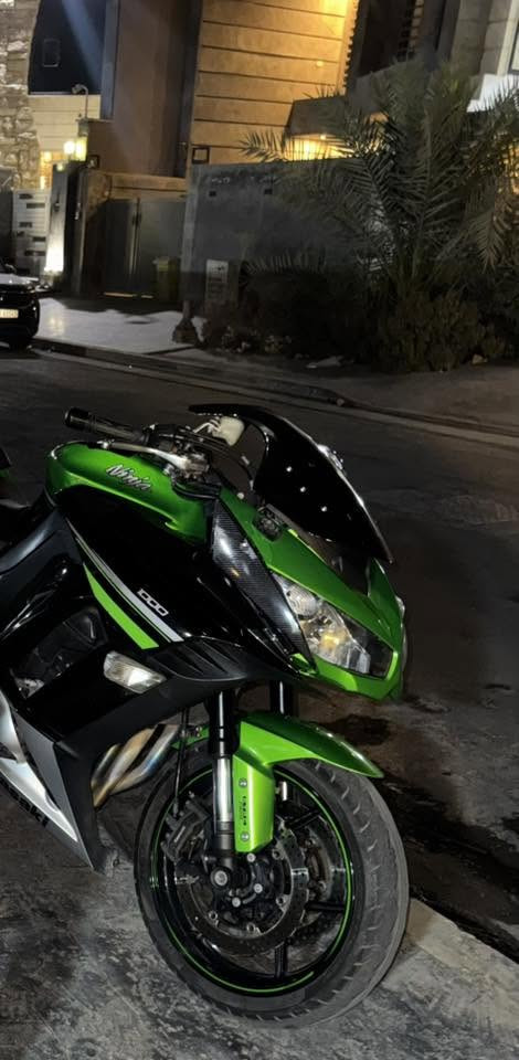 سلام عليكم كاوسكي زت الف سياحي 2016 z1000 sx دراجه مكينه مكفوله كير مكفول دراجه عليها برمجه بلاديه باك فاير عليه اكزوز ارو سستم كامل تيتانيوم اكزوز نقص  كفر صفح فقط نضافه الكفرات باقيه 75 بلميه وبيه طعجه بلتانكي جايه من بره هيج يعني مابيها حادث هنا دراجه مال جناي ماشيه 28 الف اوراق مكاتبه اكفلك كلشي مكان الدراجه بغداد سعره ٣٥ بيه مجال للشراي ***********

