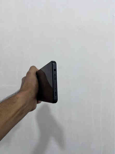 اسوس روج 8 pro 

Asus rog 8Pro

اقوه موبايل العاب ممكن تشوفه بحياتك 

وباعله الذواكر 512 بعشوائيه 16 

انتبه 8Pro مو العادي والذاكره الاعله 512

 الموبايل يجي 165 فريم حقيقي يدعم اقوه الالعاب باعله فريمات مثل ببجي 120 ثابته 

يجي بمعالج سناب دراكون 

ويجي منفذين للشحن 

1منفذ شحن العادي

2 منفذ شحن السريع 65 واط  

3 منفذ السماعه

الموبايل استخدام اللعاب او تصفح يدعم السيم كارت 

الموبايل كامل مكمل غير مفتوح وما بي اي نقص ولا فطر ولا كسر ولا واصل صيانه 

سعر الموبايل الجديد 1215

 

سعر الموبايل هذا بنص السعر 685 قفل قفل 

مكاني بغداد جديده /نعيريه/فلكه رقم عشره 

 ما توصلني رسائل الفيس اتصل واتساب او علرصيد 

يوجد توصيل 

*********** بغداد
