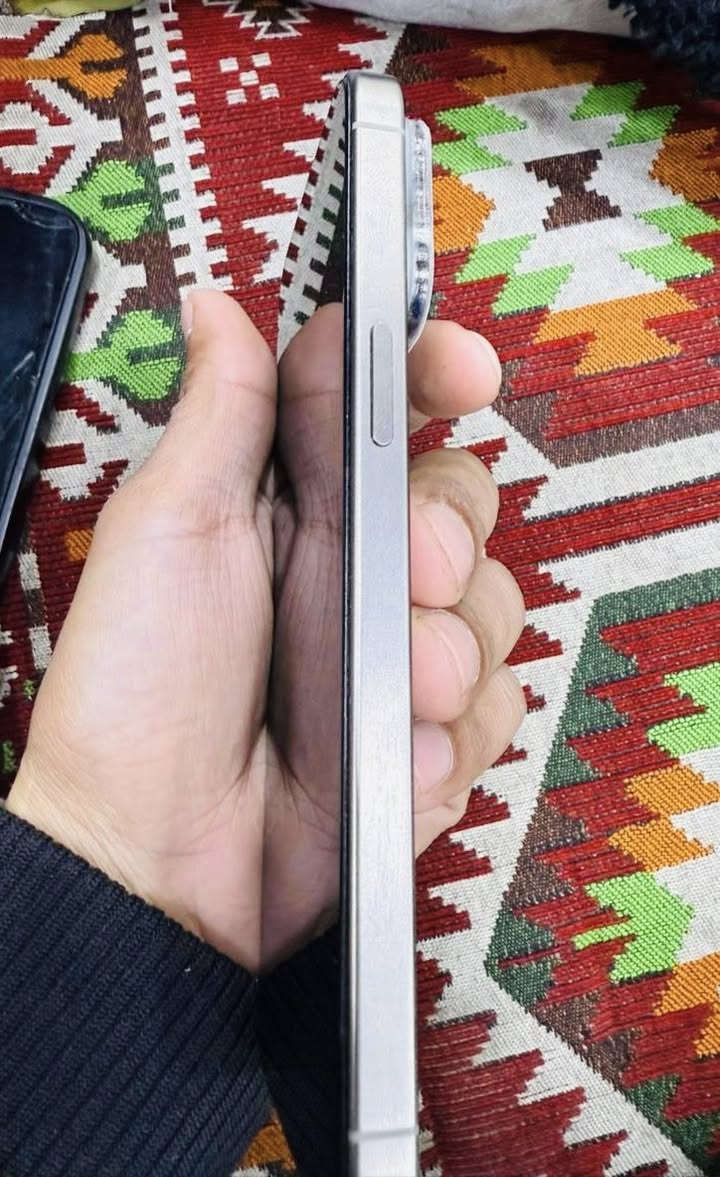 آيفون 15 برو ماكس
بطاريه 85

ذاكره 256

وتر ممفتوح 

سعره مليون و50 مكاني بغداد
***********
