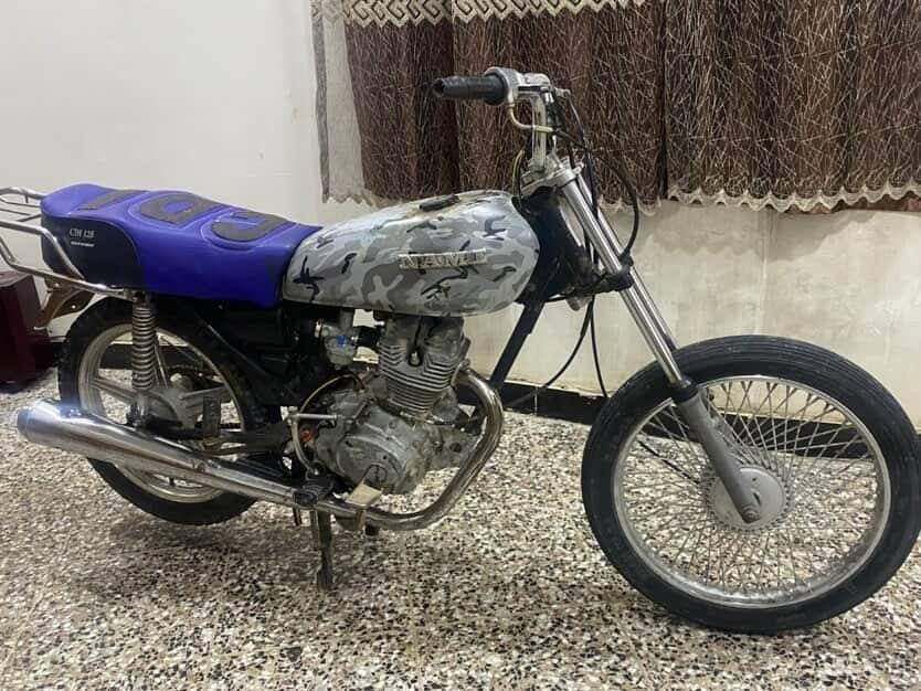 سلام عليكم دراجه نامه 4 كير البيع مكان بغداد دوره البعيثه دراجه حلوه ونظيفه بيها خيط تبخير وبسعر مناسب رقم الهاتف ***********
