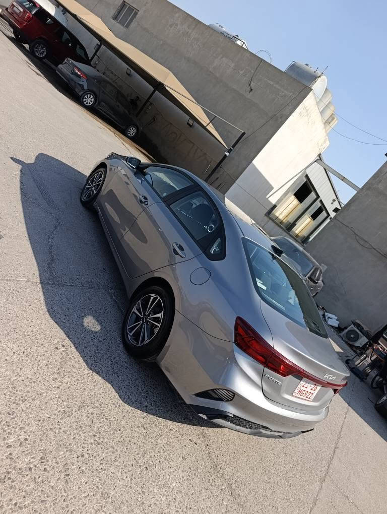 السلام عليكم 
للبيع كيا فورتي فيرانى 2024 LX
محرك 20 دوش 
ماشي 52 الف ميل 
سيارة بيها چملغ وبولند كلئر امريكي فقط 
سياره بدون ضربه بدون حادث وبدون تعديل بشرط
سياره بدون شخوط و بقصات شرط 
سياره بدون رقم ترقيم شمالي فقط 
تكلفة رقم 11.5 ورقه ونص 
اي استفسار عن سيارة خاص مفتوح 

السعر 132وبيه مجال 
اخوكم شلال كوردى 
*********** واتساب
عنوان أربيل معارض السيارات أربيل, العراق
