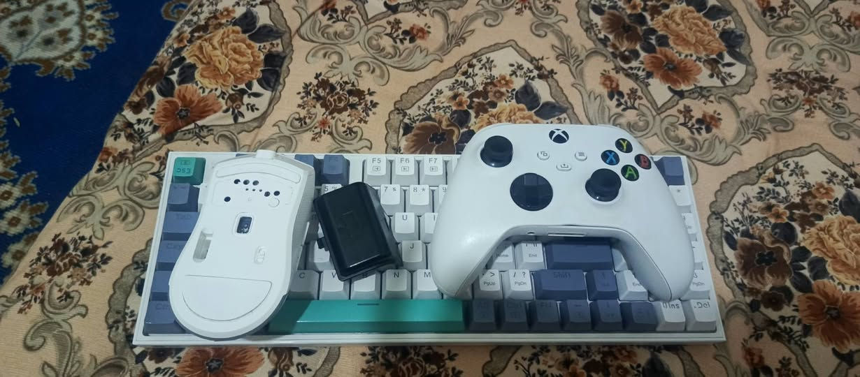 السلام عليكم جويستك سيريس اس عطلان Lb وضصغطة الكير اليسره وياهه بطاريه خارجيه مع ماوس m800 pro ماوس وايرلس شكاكي بالايم الشحنه تمشيك اسبوع ونص اذا لعبك متقطع باليوم فد 5 ساعات الى 6 ساعات او اكثر  مع كيبورد ميكانيكي سعرهم كلهم ب60 الف


**إذا كنت صاحب هذا الإعلان وتريد حذفه لأي سبب، رجاءا أرسل رسالة إلى الدعم الفني**