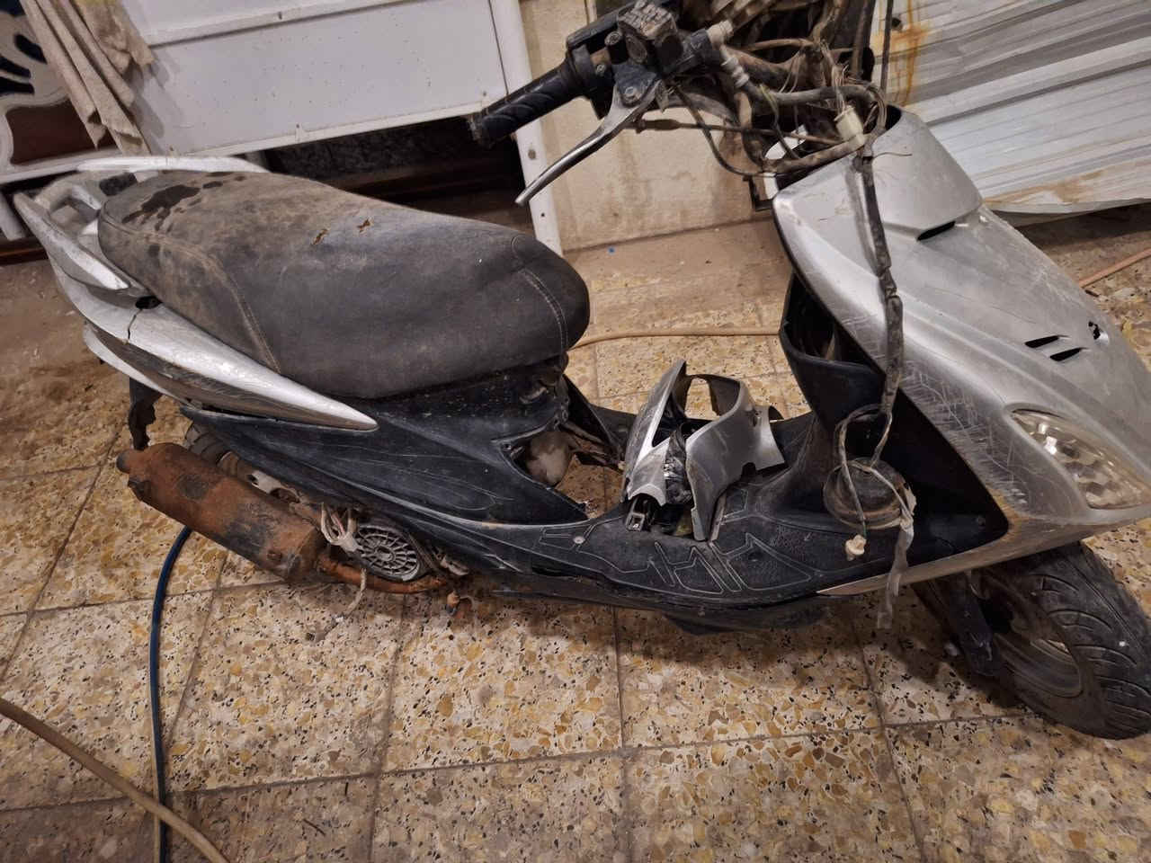 للبيع كوم حديد قفلها 50 نهايتها
مكاني بغداد الدورة ابو دشير 
***********
