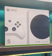 للبيع اكسبوكس سيريس اس مستخدم قليل كلش ونضافه 100% مداخل صيانه مع لكار...