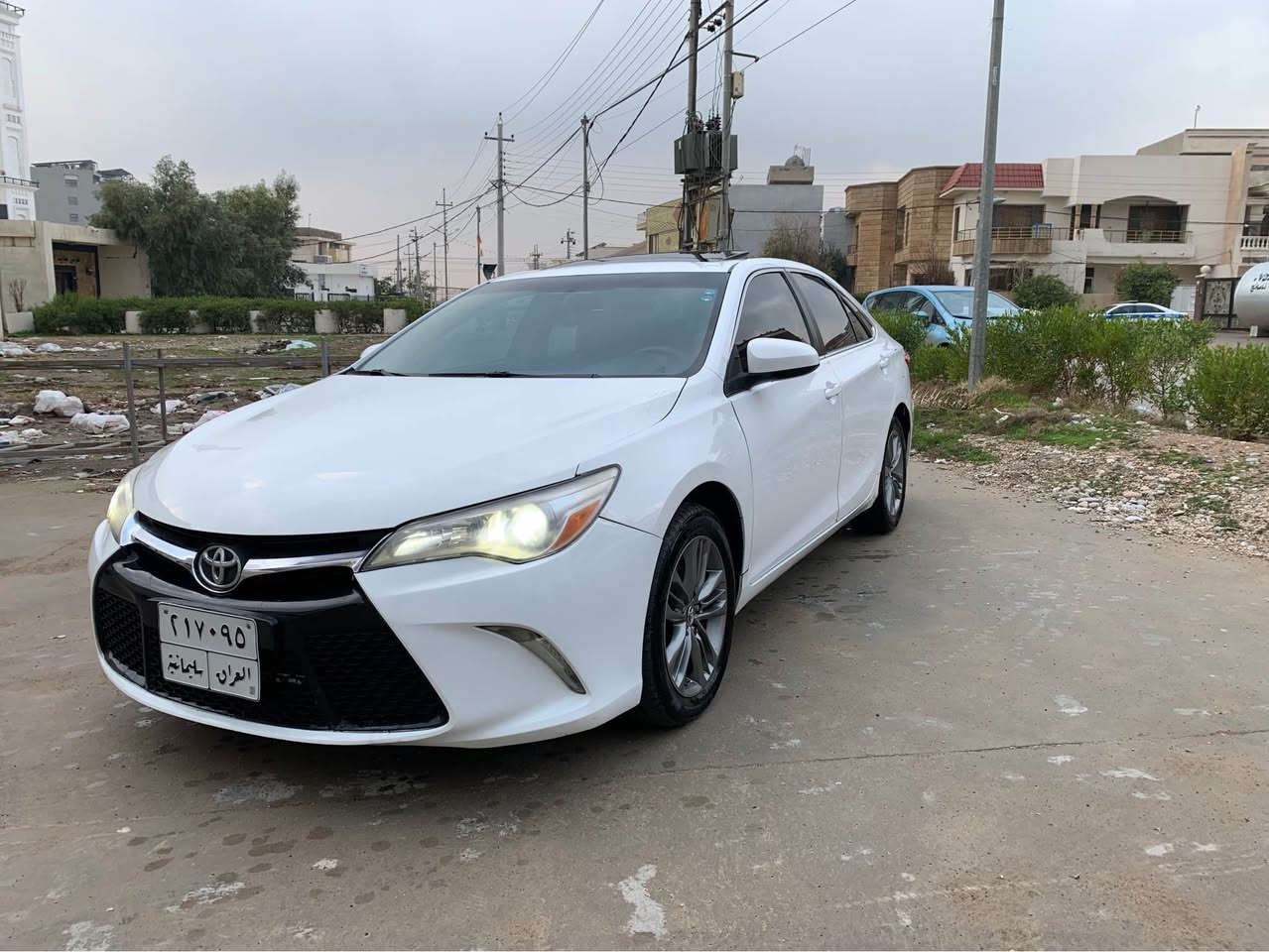 كامرى ٢٠١٦ 
Se plus

سلايد
كوشين جلد و كارەبایی
یەک پارچە و نیو سبوخ کە میک ژووریی هەیە بن چاملغ بئ شانصى بەشەرت
یەک پارچە کلیر
٧٩ ميل رؤيشتووه

هەولیر
*********** أربيل, العراق
