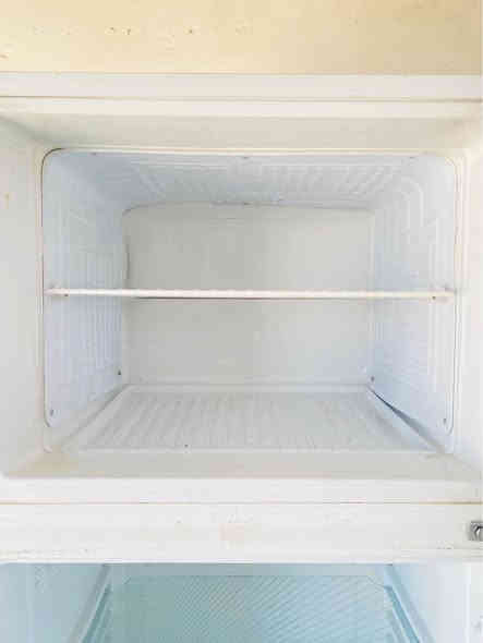 إسلام عليكم ثلاجه شغاله بشرط كل عيب مابيها تجميد فول نظافة 90٪؜ ماطور بلادي فقط مشحونة غاز (18.قدم) السعر 125  الشراي يتصل على رقم *********** كركوك
