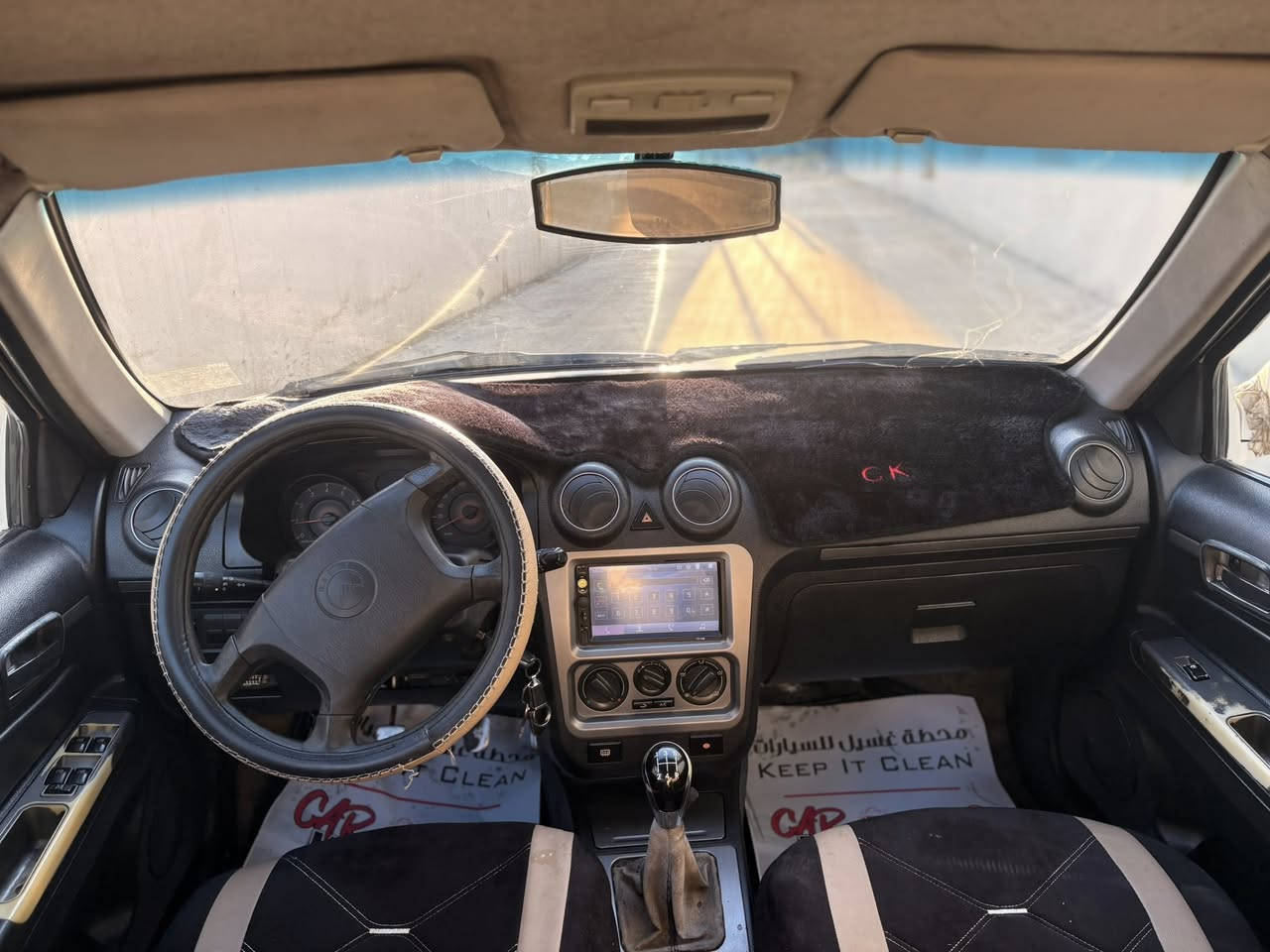 السلام عليكم ck للبيع
موديل 2013 
سنوية 2028 
شرط التحويل السيارة باسمي
قصة جديدة
طخم تايرات جديد
باتري جديد 
تبريد ثلج وتدفئة
ماشية 214الف كيلو حقيقي
طخم امامي خلفي جديد 
كير ومكينه عل فحص 
وايرمنيه كلها شغالة 
بيها صبغ بابين اليسار اثر طخة خفيفة كلش
ودائر جاملغ الورا يمين صبغ ودائر جاملغ الامامي صبغ فقط

طالب عليها 52 ورقه وبيها مجال بسيط 
للتواصل اتصال 
***********
