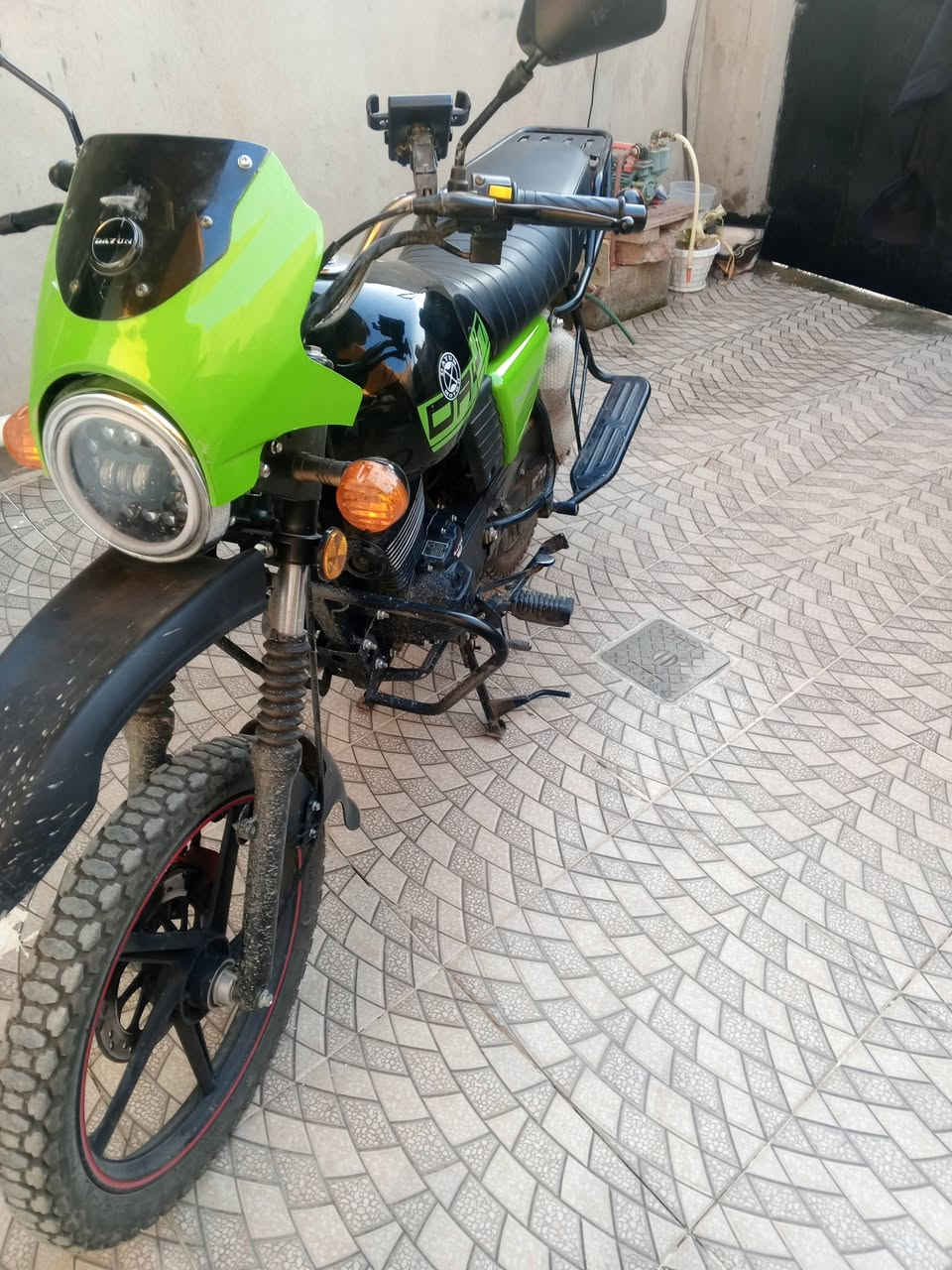 دراجه دايوان 2025 الاصلي دراجه بالكرتونه ماشيه 3000 كيلو متر ايش قد ما تقول نظيفه الدر دراجه جاهزه اي عيب ما بيها ايش قد ما تقول نظيفه مكاني كركوك *********** السعر مليون و 350 بمجال شراي خليه يتصل على الرقم الهاتف
