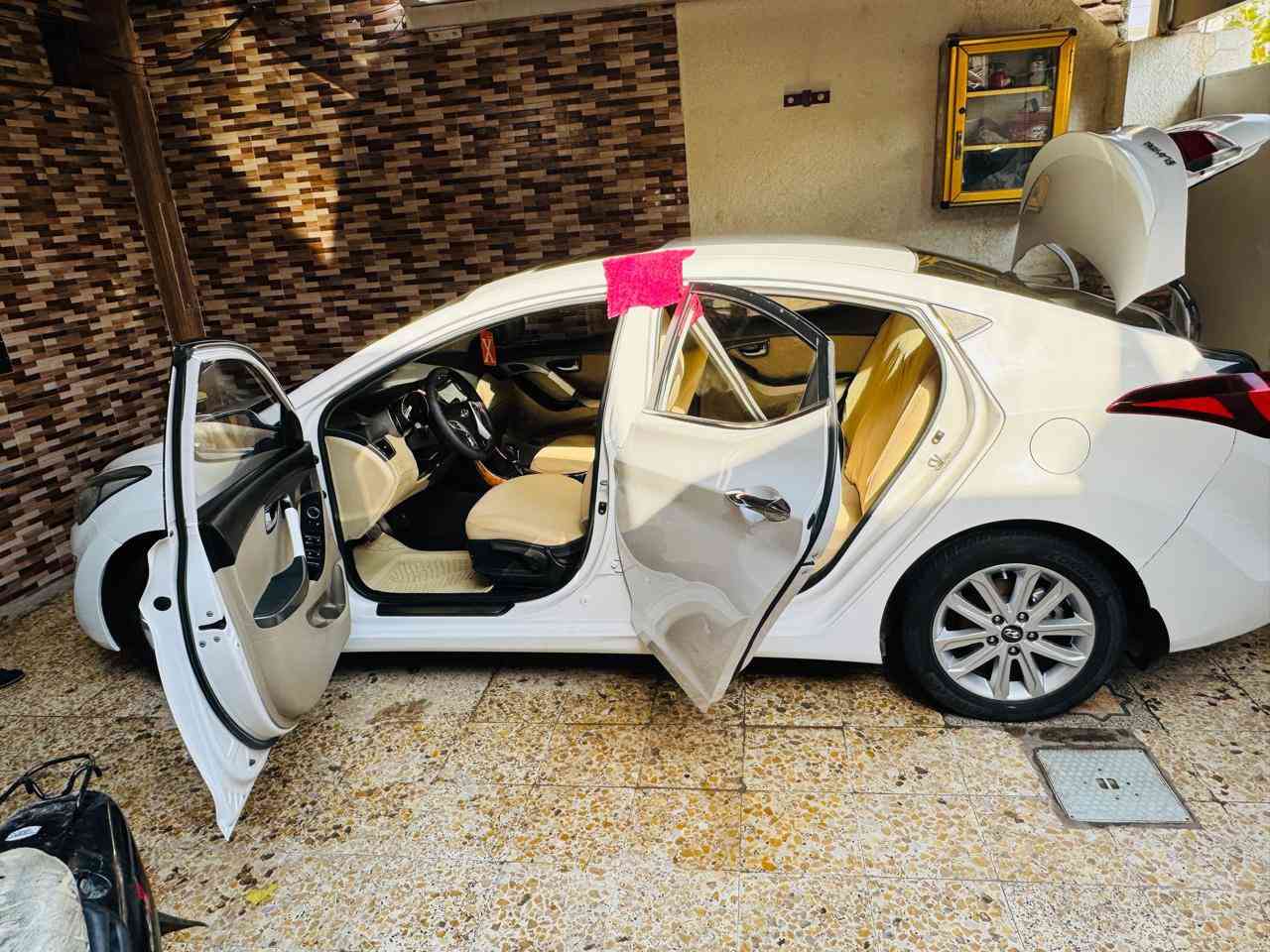 السلام عليكم 
النترا خليجي موديل 2016 مكفوله  من الصبغ والتبديل 
فتحة 
اشاير بالمري مع مري شفط
تبريد قطعتين
شاشة وكامرة 
لد أمامي 
السعر  اتصل ع الرقم 
***********
العنوان  ميسان
