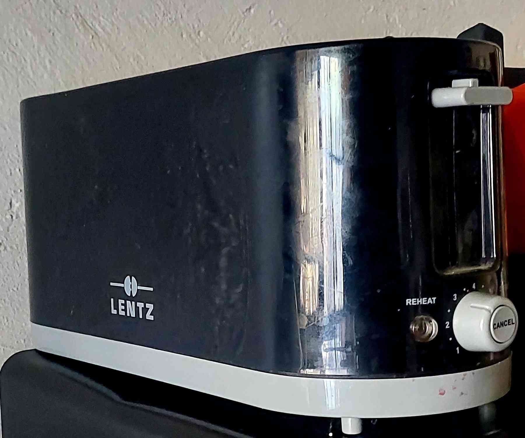 غراض بيت للبيت كلمن وسعرها صوبات (2) شرط الشغل وقارصات(5) شرط الشغل وجهاز مال خبز توست شغال وخلاط هم شغال وتمثال الصقر الغراض كلهن شرط الشغل  ونضيفات كلش السعر خاص متواجد دائما رقم موبايلي *********** كربلاء
