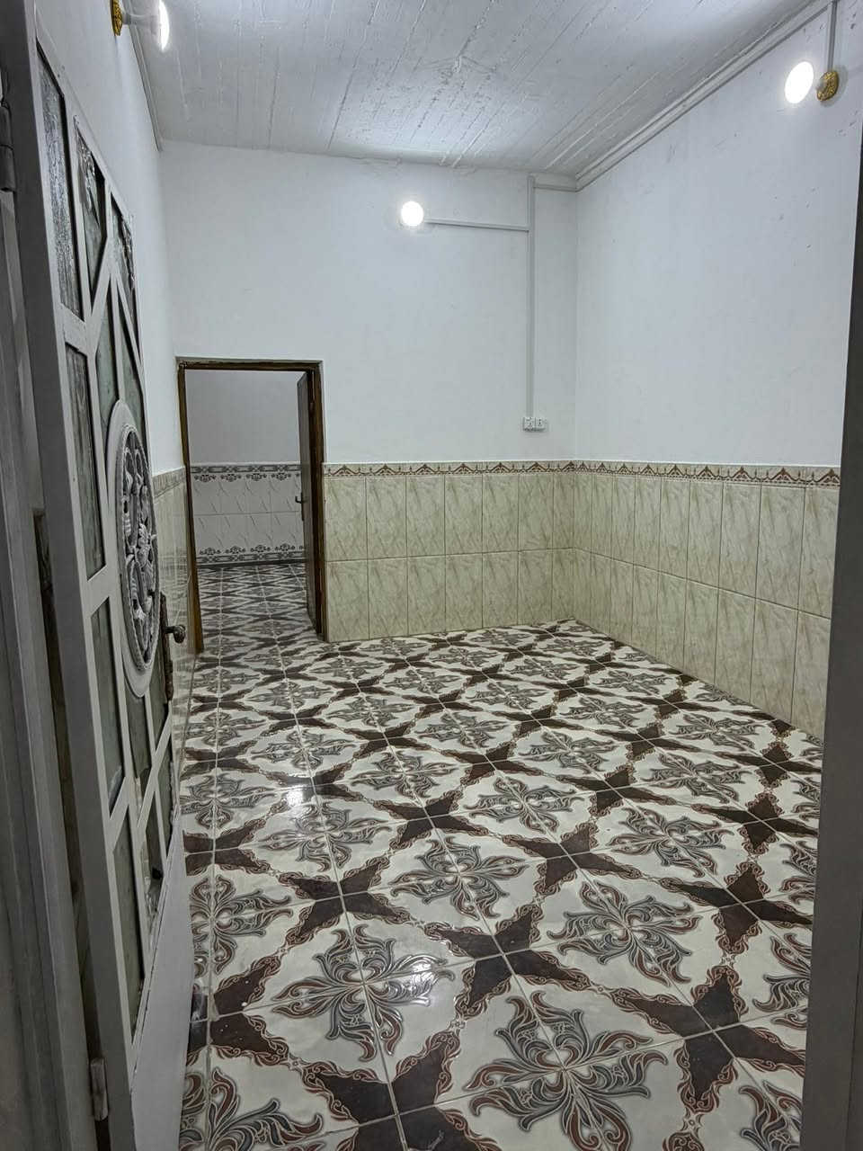 السلام عليكم البيت للإيجار العنوان دور الصحه قرب مدارس أشبال الفرقدين مساحه ١٠٠متر سعر الاجار ٥٠٠ قفل للاستفسار ***********
