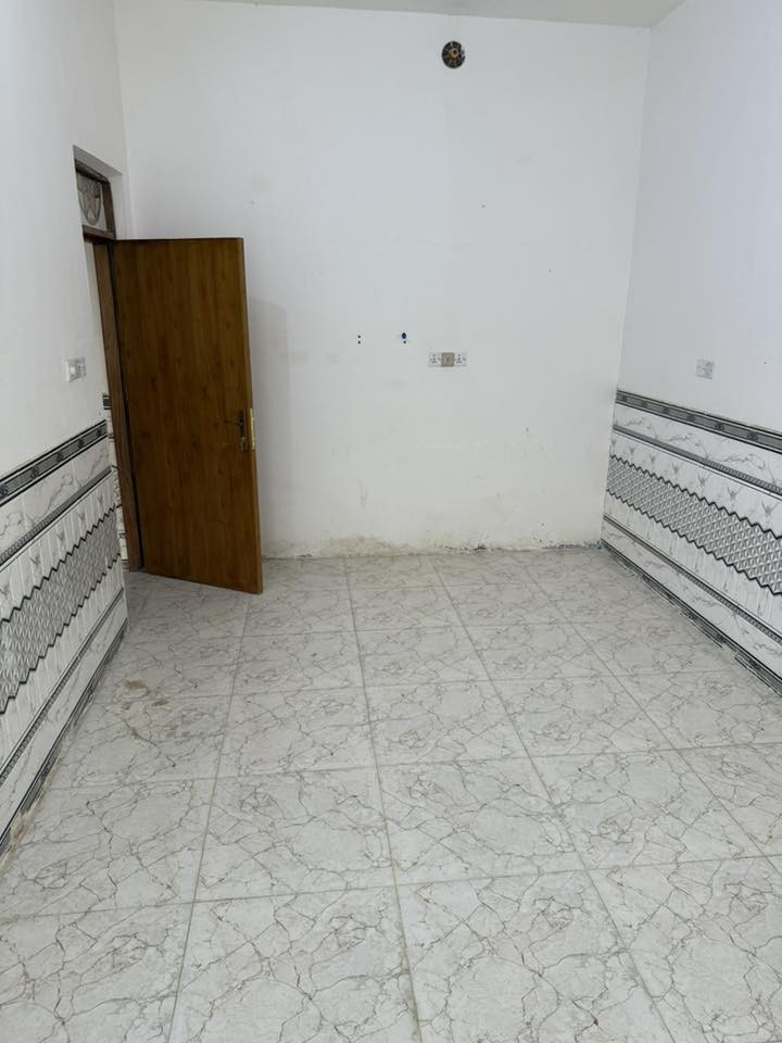 بيت 100م اجار منطقه حي موضفين خدمات متوفره قريب ع شيشان ثانيه سعر اجار 250/استفسار ***********
