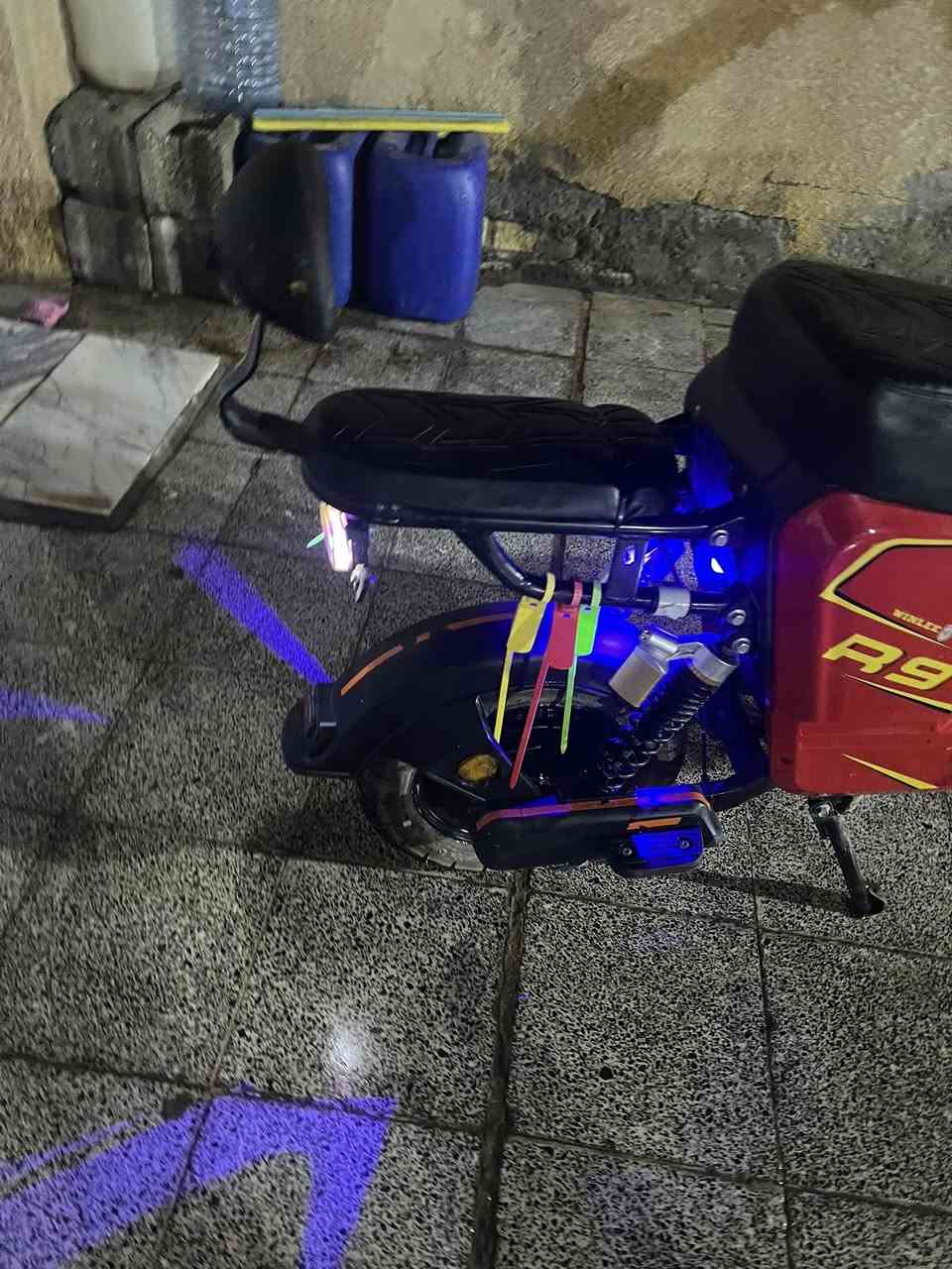 السلام عليكم دراجة R9 للبيع الدراجة خير من الله مواصفات خيالية للاستفسار *********** السعر ٣٧٥ الف قفل قفل الدراجة تسوة سرعته ٦٠ حقيقي اربع نمر
