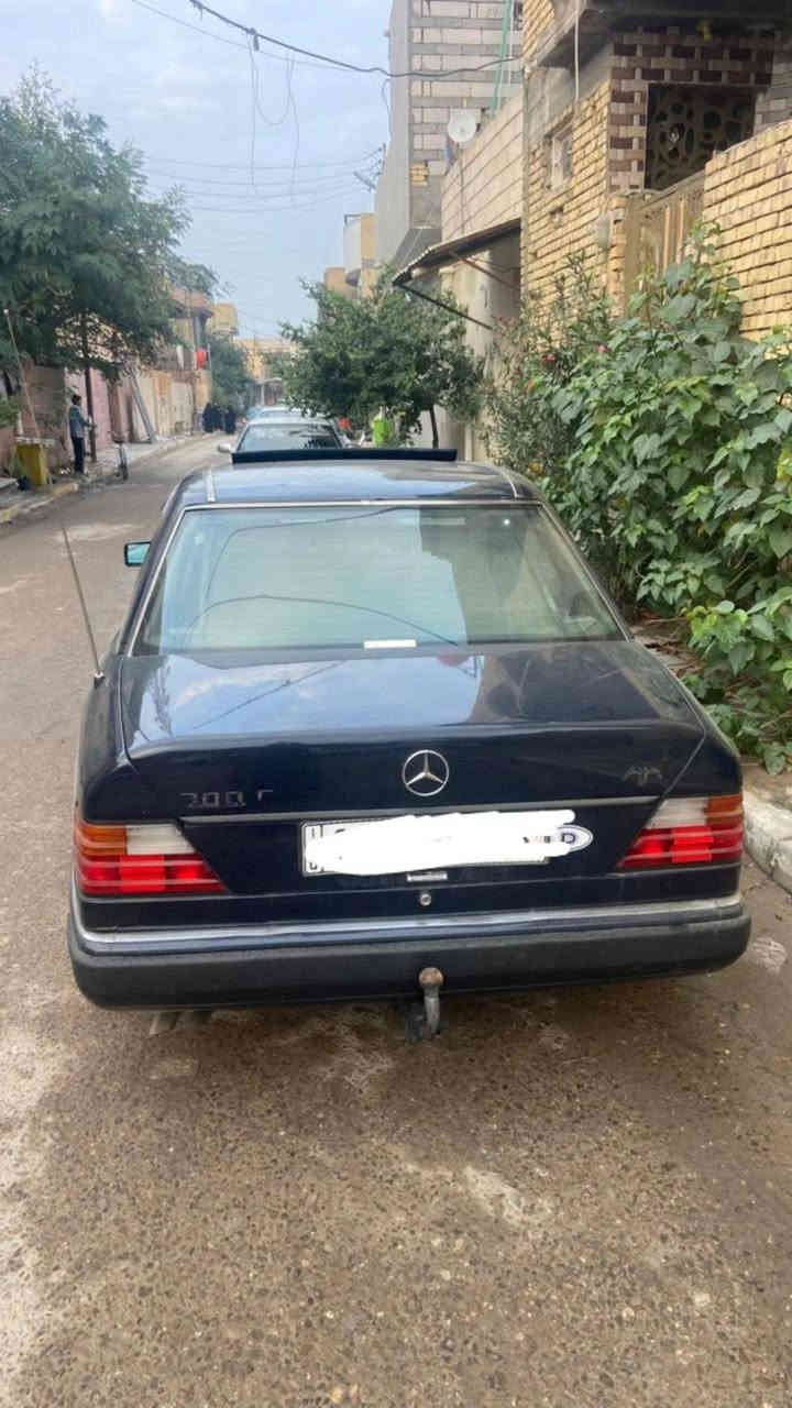 السلام عليكم
سياره مارسدس لون اسود كحلي مديل 92 سياره مكينتها خراطيم مال ام عيون دواخلهاا كلها شغاله كشنات كهربائيه
حداديه ٩٠ بميه سنويه ب29  رقم بغداد وهذن صورها اليوم صورتهن طين ومطر ع كولتهم بترابهاا هاي بطينهاا  وعلم سياره اي خياس مابيها مصبوغه جماليه وكفاله من ضربه
 ابيعلك مكفول  سعر ٧٥ وبيها مجال قليل حك جيه تبريد مايشتغل لن كمبريسر مابيها شلنه وبعناه 👀   العنوان بصره قضاء الصادق
***********
