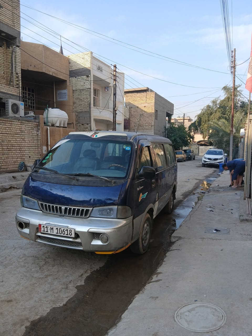 سياره للبيع 96 سنويه  27 بلايه رقم نكليزي بس ربع بيه صبغ سعر 53 بيه مجال ***********
