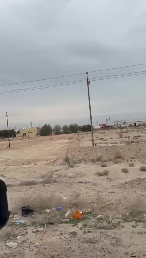 دونمين على شارع العام للبيع كدام فلكه خور زبير الرئيسيه ماء ومحوله كهرباء خاصه ***********
