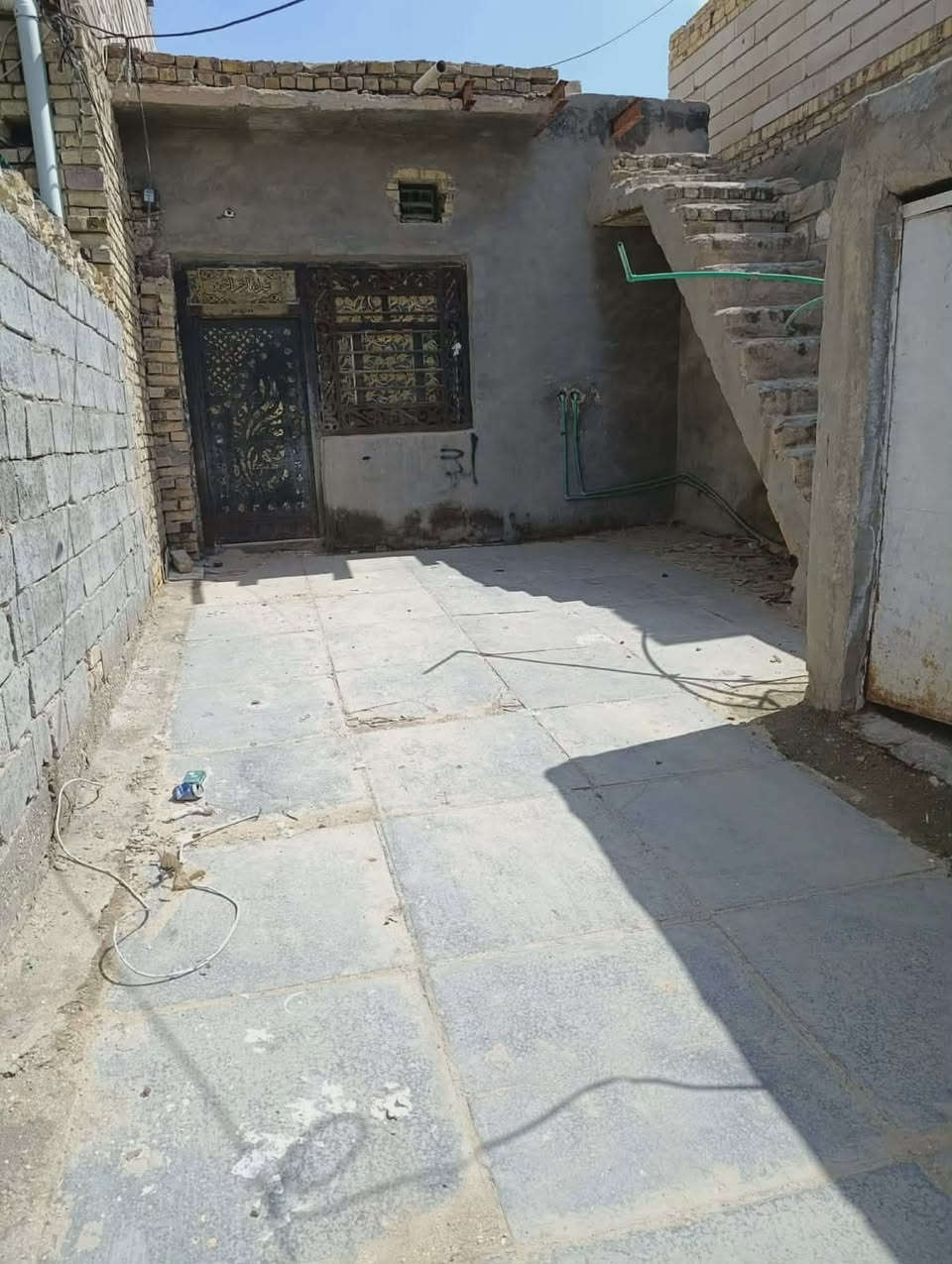 #اعلان رقم 14 (( اعرض عقارك معنا))  يتوفر

#دار للبيع او للأيجار 🏠

📍العنوان: حي العسكري الثاني قرب موكب سبايا الشام

‏📐المساحه: 100
‏📐النزال: 5x20

🏠عدد الطوابق: طابق واحد

__________

🔹تفاصيل العقار
• غرفة نوم
• مطبخ
• صالة
• حمام خارجي
• وتواليت خارجي

______

♦#للاسفتسار عن السعر تفضل خاص


**إذا كنت صاحب هذا الإعلان وتريد حذفه لأي سبب، رجاءا أرسل رسالة إلى الدعم الفني**