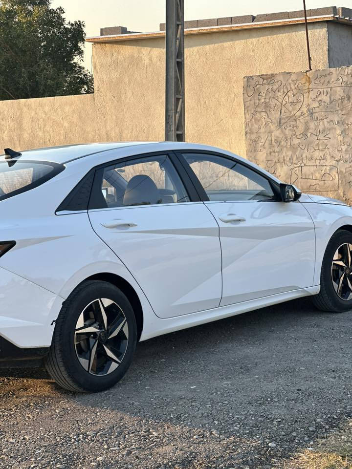 ‏سلام عليكم سيارة  النترا موديل 23 تجميع صيني رقم أربيل  تحويل ثاني كفالة عده طخة بسيطة فول مواصفات للأخير سعر السيارة 135 وبيها مجال عنوان السيارة واسط /***********
