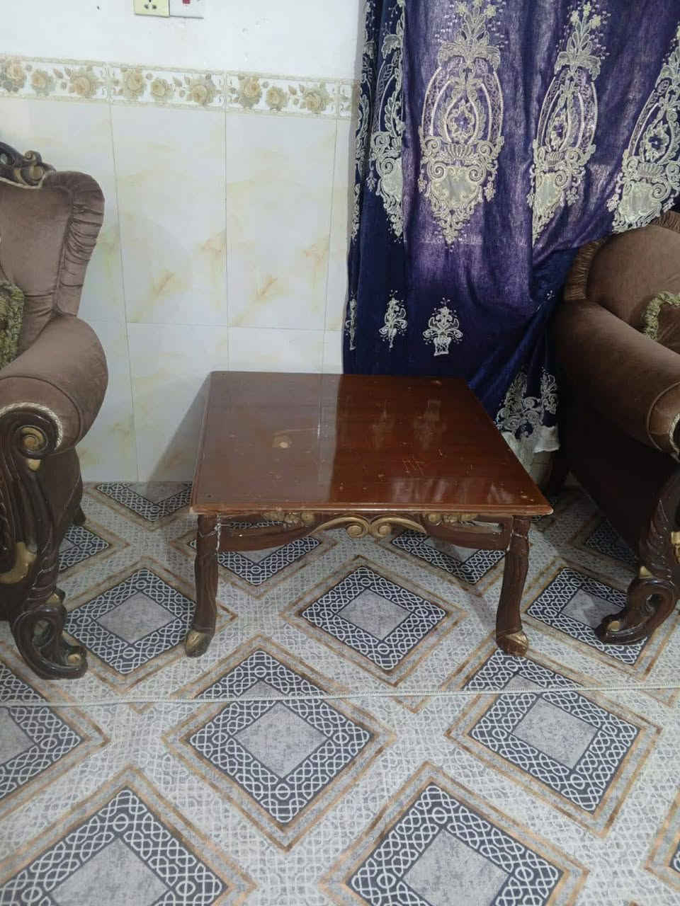 تخم 10 مقاعد ملكي مع طباه و14 كوشه السعر 425 مكان حله ابي غرق


**إذا كنت صاحب هذا الإعلان وتريد حذفه لأي سبب، رجاءا أرسل رسالة إلى الدعم الفني**