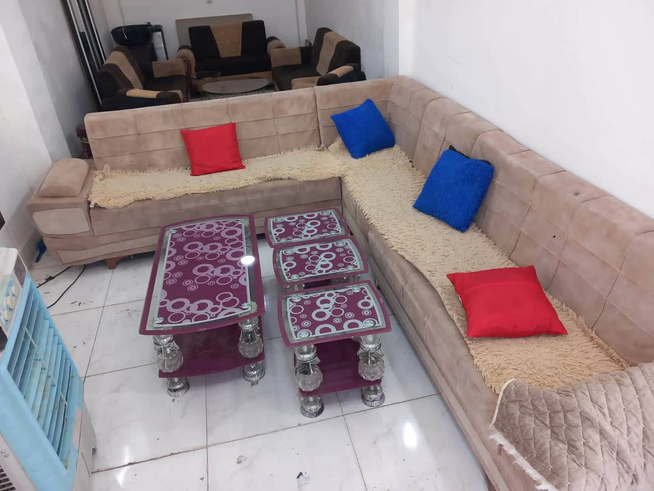 ديوان ٨ نفرات نضيفه مابي اي عيب للبيع ب ٧٥ الف فقط اي استفسار اتصل برقم ***********
