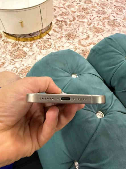 السلام عليكم ايفون ١٥ بروماكس شرق اوسط اصلي استخدام شخصي ضمان ماستر ذاكرة ٢٥٦ البطارية ٨٩ الجهاز لاغلطة بلادي على الفحص كارتونة كاملة السعر ١١٠٠  المكان بغداد الجادرية للاتصال واتس *********** كل شي موضح بالصور بغداد
