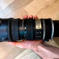 70-200 نيكون فول فريم فتحة2.8 صورتها واضحة السعر 450 بدون عمله متوازي ...