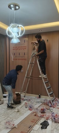 1_صباغين درجه اولى  2_بديل الخشب 3_سحبات داخليه-خارجيه 4_الواحه زجاجيه...