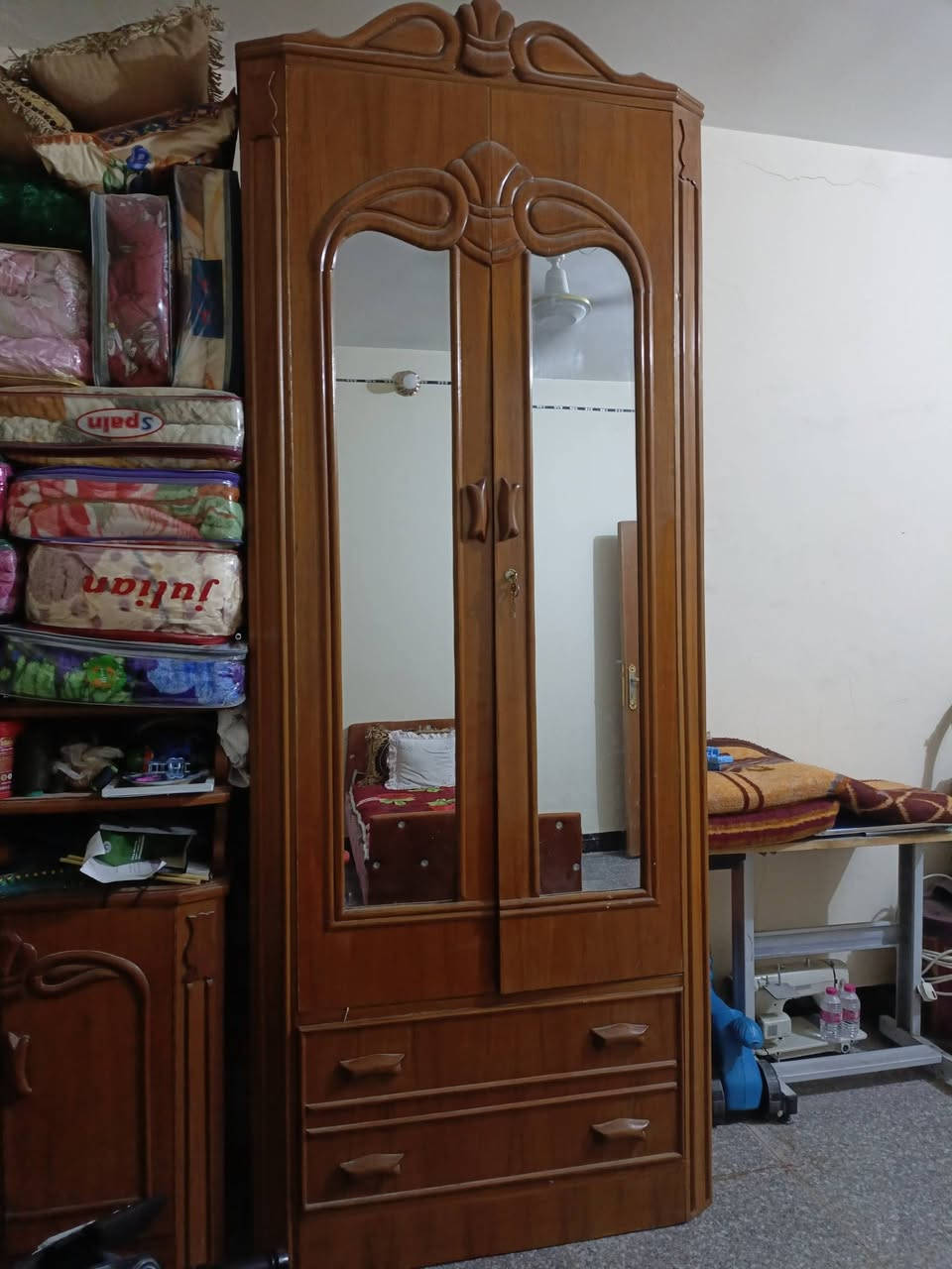 السلام عليكم غرفه نوم للبيع صاج تزكام درجه اولى نضافه 100/ للاستفسار الاتصال ***********
