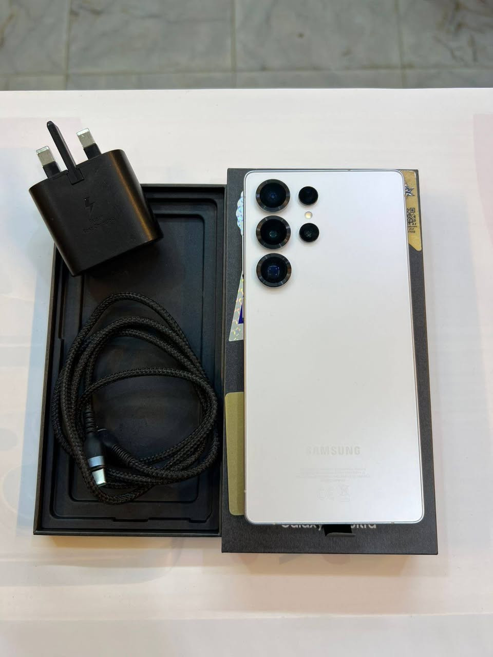 سامسونك S25 Ultra ذاكرة 256
فقط مفتوح من كارتون 
لون ابيض للمميز
ضمان شركة عين الفهد
ضمان كارت الشاشة سنة
استخدام قليل
السعر مناسب 
***********
العنوان القطاع شارع السوك مجاور عوينات الكرار 
مركز الشمس بغداد, العراق
