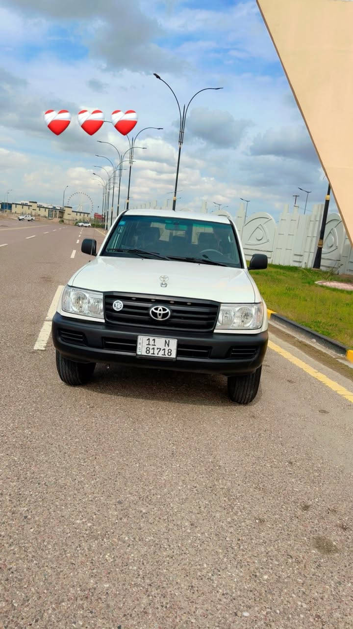 السلام عليكم مونيكا 
2006 رقم بغداد بأسمي
مشروع وطني 
مكينه كير حداديه 
تخم تاير تبريد كله كفاله
بيه جاملق امامي صبغ فقط
والباقي كفاله
العنوان البصره
الهاتف 
***********
