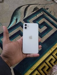 آيفون ١١ • ٦٤ • فلوجه